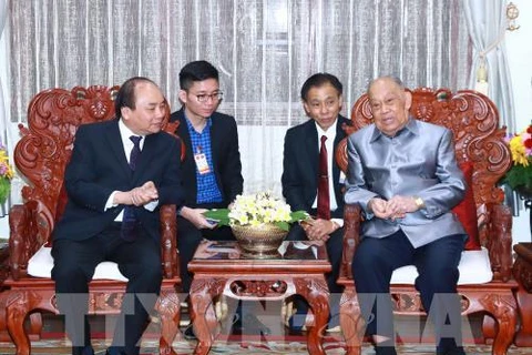 Le PM Nguyen Xuan Phuc poursuit ses activités au Laos