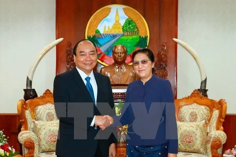 Le Premier ministre Nguyen Xuan Phuc rencontre plusieurs hauts dirigeants laotiens