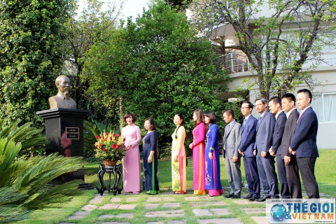 Commémoration de la naissance du Président Ho Chi Minh à l’étranger