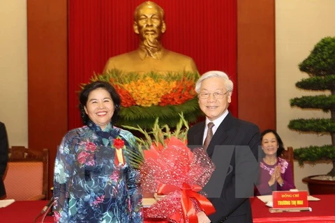 Le leader du PCV rencontre une délégation du programme «Gloire du Vietnam»