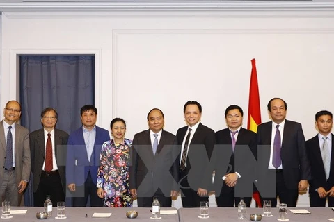 Le PM reçoit des entrepreneurs et des intellectuels d’origine vietnamienne aux Etats-Unis