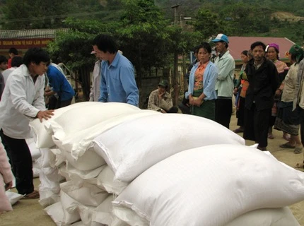Aide en riz pour six districts pauvres de la province de Ha Giang