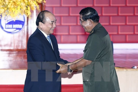 Rencontre entre les deux PM vietnamien Nguyên Xuân Phuc et cambodgien Hun Sen