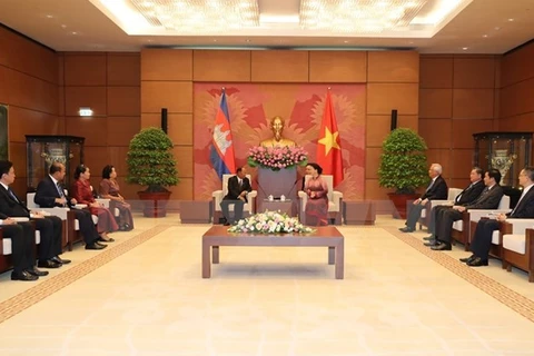 Le président de l’AN cambodgienne termine sa visite officielle d’amitié au Vietnam