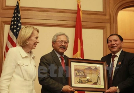 Des dirigeants de localités vietnamiennes en visite à San Francisco
