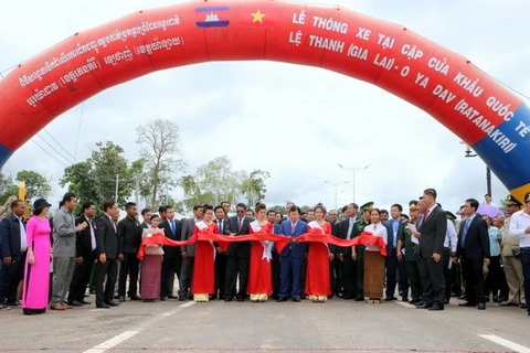 Ouverture au trafic d’une route entre le Vietnam et le Cambodge
