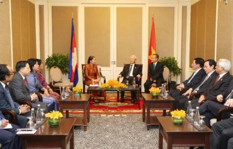 Le secrétaire général du PCV rencontre des amis cambodgiens