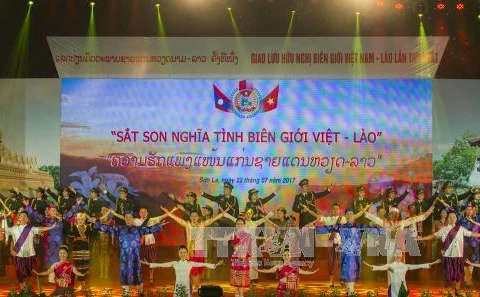 Le premier échange d’amitié frontalière Vietnam-Laos à Son La
