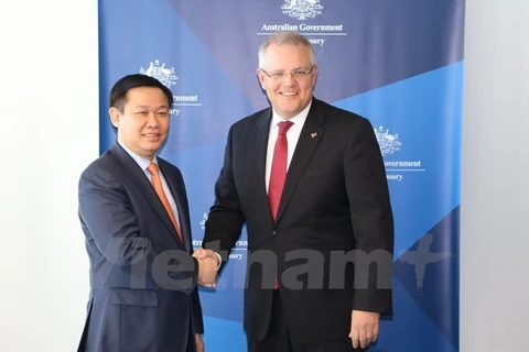 Le vice-PM Vuong Dinh Hue en visite de travail en Australie