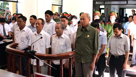 Affaire de Dong Tam: jugement en première instance de cadres communaux et de district