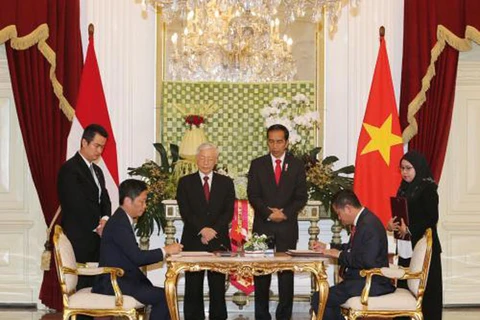 Vietnam et Indonésie signent plusieurs documents de coopération 