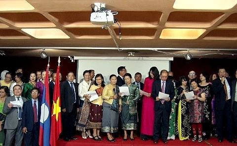 Echange d’amitié Vietnam-Laos en France