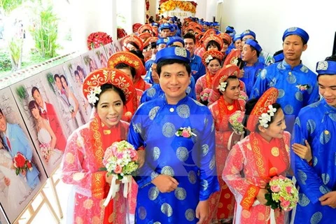 Hô Chi Minh-Ville : un mariage collectif le jour de la Fête nationale