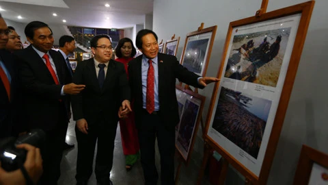 Exposition de photos et de films documentaires sur la Communauté de l’ASEAN à Ninh Binh
