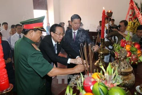 Des responsables de HCM-Ville rendent hommage au Président Ho Chi Minh