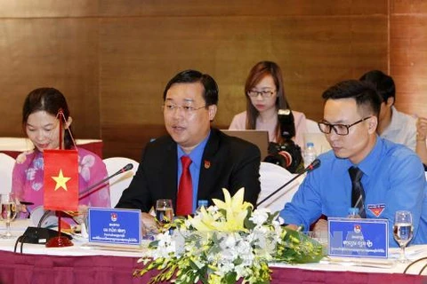Renforcer la coopération, l’amitié et la solidarité entre les jeunes vietnamiens et laotiens