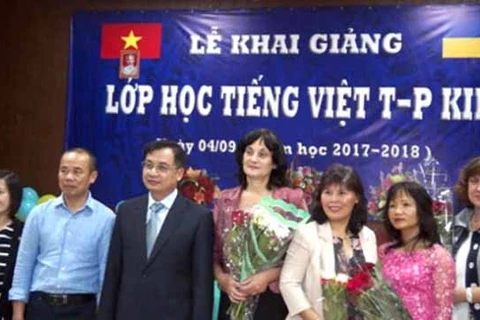 Ouverture d'une classe de langue vietnamienne à Kiev