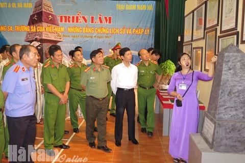 Exposition sur Hoàng Sa et Truong Sa à Ha Nam