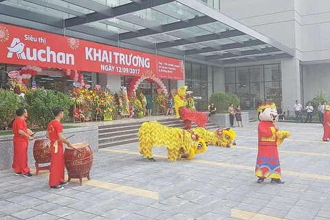 Inauguration du 15ème supermarché Auchan au Vietnam