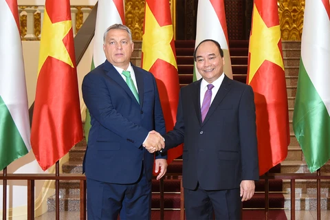 Le Vietnam prend en haute considération le développement de ses relations avec la Hongrie