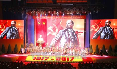 La Révolution d’Octobre russe célébrée dans tout le pays