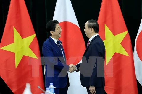 Le président Tran Dai Quang reçoit les Premiers ministres du Japon et du Brunei