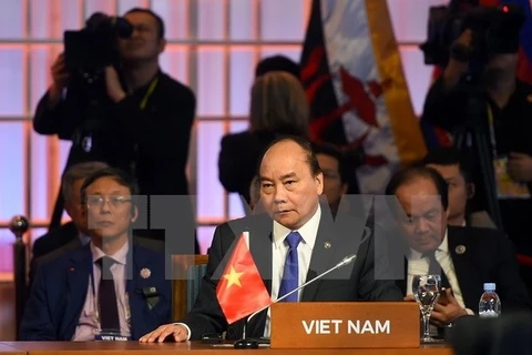Le PM Nguyen Xuan Phuc termine sa participation au 31e Sommet de l’ASEAN et aux conférences connexes