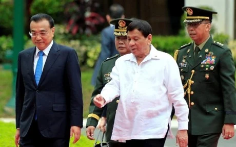 La Chine et les Philippines signent 14 conventions de coopération 