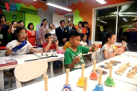 Inauguration de la bibliothèque interculturelle pour enfants au Vietnam 