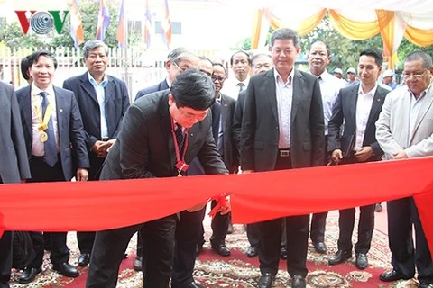 Le Vietnam aide le Cambodge à construire neuf stations de radio et de télévision