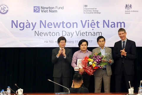 Sciences : remise des prix Newton Vietnam