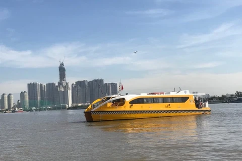 Hô Chi Minh-Ville : la première ligne de bateaux-bus entre en service 