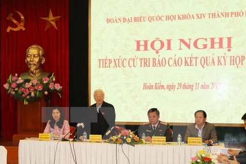 Le leader du PCV Nguyen Phu Trong à l’écoute des électeurs hanoïens