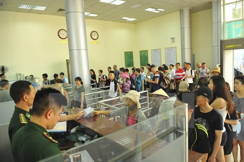 Record du nombre de visiteurs à la frontière entre Dongxing et Mong Cai