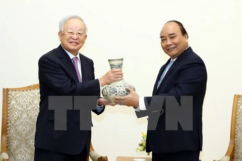 Le Premier ministre Nguyen Xuan Phuc reçoit le président du groupe sud-coréen CJ