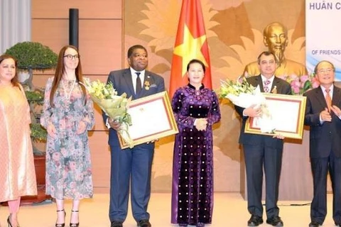 L'Ordre de l'amitié du Vietnam aux dirigeants de l'UIP