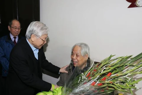 Voeux pour le 102ème anniversaire de l’ancien secrétaire général du Parti Do Muoi