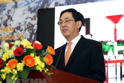 Insigne de l'amitié accordé à l'ambassadeur de Chine au Vietnam