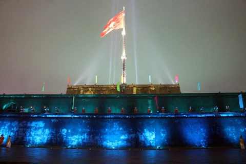 Inauguration du projet d’éclairage de la tour au drapeau de Huê