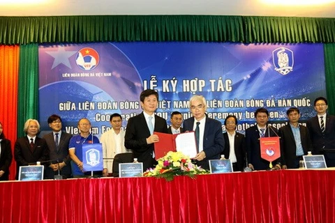 Vietnam et République de Corée coopèrent dans le football