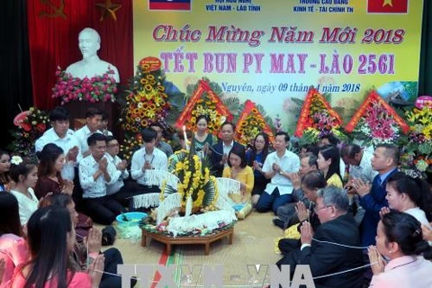 Rencontre d’amitié à l’occasion de la fête Bunpimay du Laos à Thai Nguyên