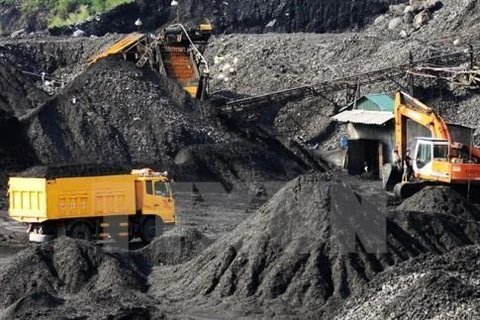 Vinacomin espère extraire 9,45 millions de tonnes de charbon brut au deuxième trimestre