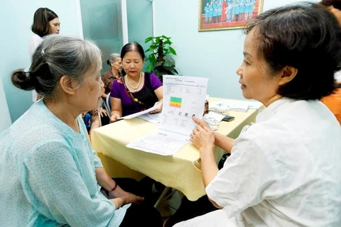 Aide japonaise dans les soins de santé aux personnes âgées