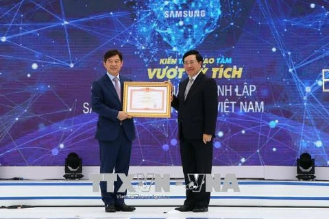 Le vice-PM Pham Binh Minh au 10e anniversaire de Samsung Electronics Vietnam