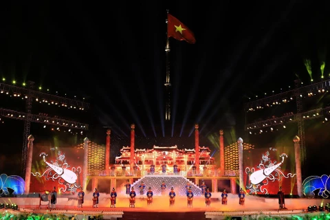 Le Festival de Huê ​s'est clôturé en fanfare avec de riches programmes artistiques 
