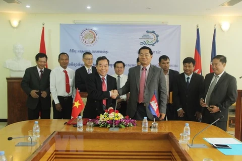 Renforcement de la coopération universitaire Vietnam-Cambodge