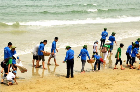 Meeting en l'honneur de la Journée mondiale de l'océan à Da Nang