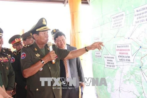 Le vice-PM cambodgien Tea Banh visite des sites historiques à Binh Phuoc
