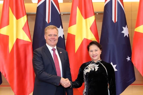 Le président de la Chambre des représentants australienne en visite officielle au Vietnam