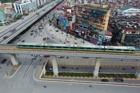 Hanoi: une rame d'essai teste la ligne ferroviaire urbaine Cat Linh-Ha Dong